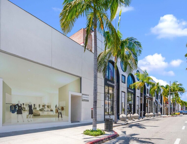 421-443 N Rodeo Dr, Beverly Hills, CA à louer - Photo de l’immeuble – Image 2 sur 14