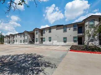Plus de détails pour 100 Ingram Rd, San Antonio, TX - Logement à vendre