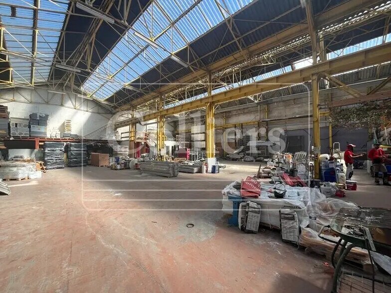 Local d’activités dans Marseille à louer - Photo de l’immeuble – Image 2 sur 4