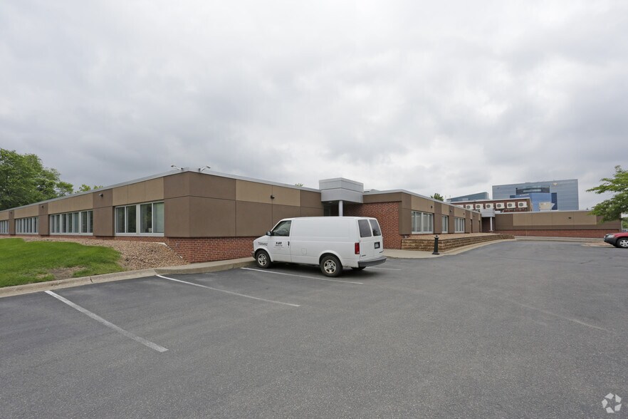 620 Mendelssohn Ave N, Golden Valley, MN à vendre - Photo de l’immeuble – Image 3 sur 8