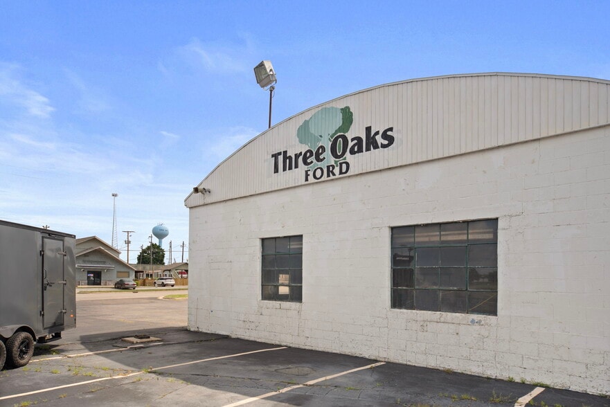 6736 Us Highway 12, Three Oaks, MI à vendre - Photo de l’immeuble – Image 2 sur 16