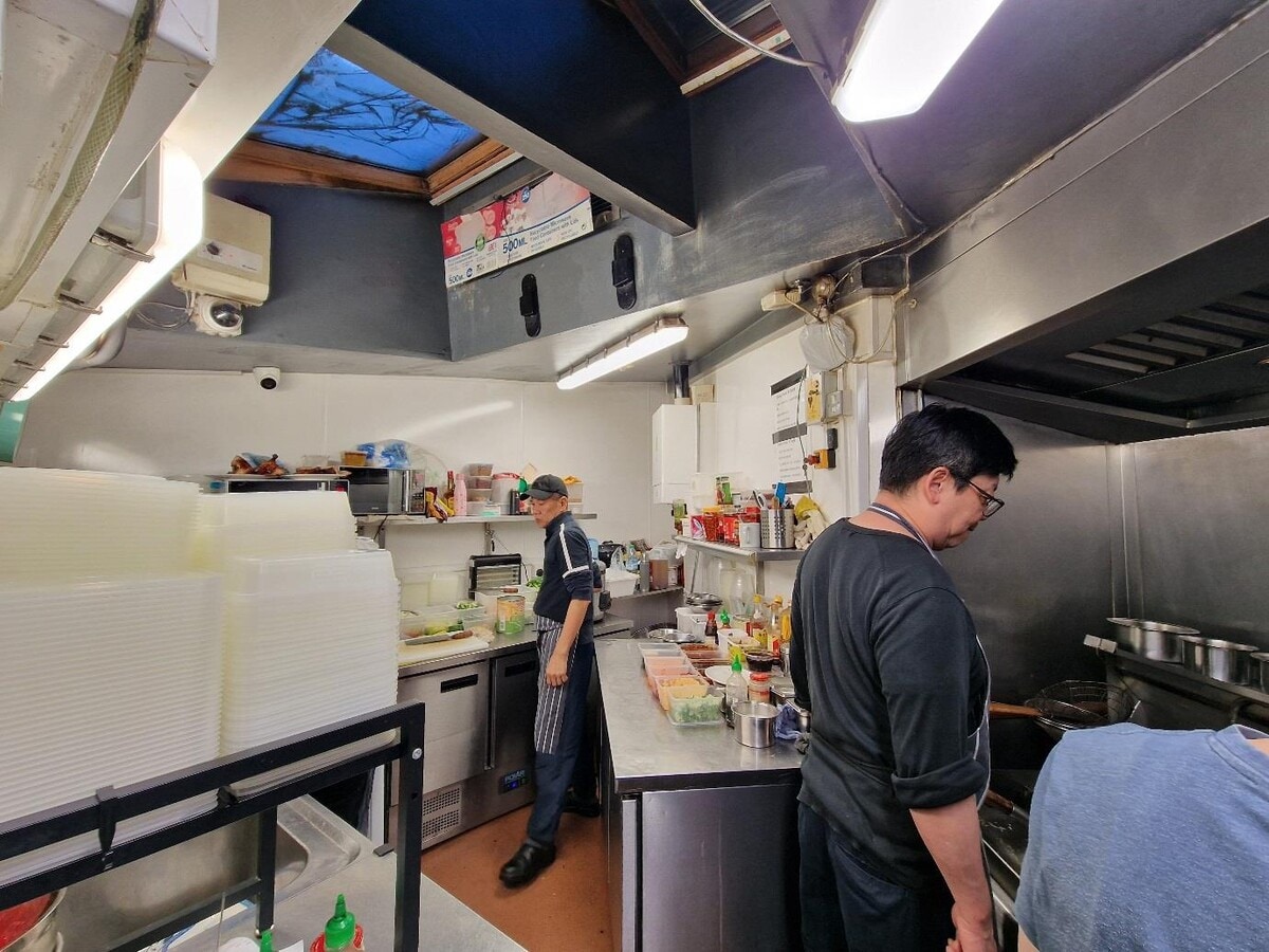 109 Kings Cross Rd, Londres, LND WC1X 9LR - Lot Restaurant -  - Photo intérieure - Image 2 of 3