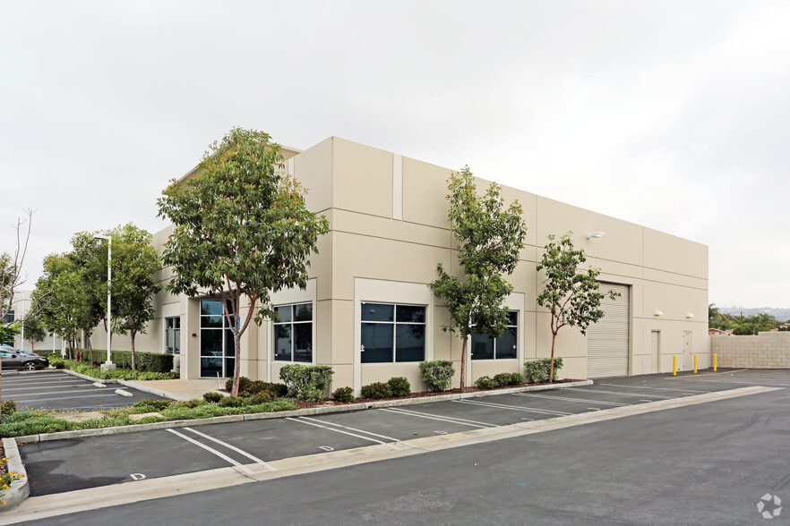 511 S Harbor Blvd, La Habra, CA à louer - Photo de l’immeuble – Image 2 sur 4