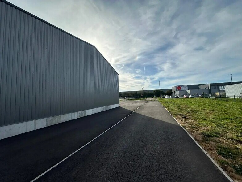 Local d'activités dans Sevrey à vendre - Photo de l’immeuble – Image 3 sur 9