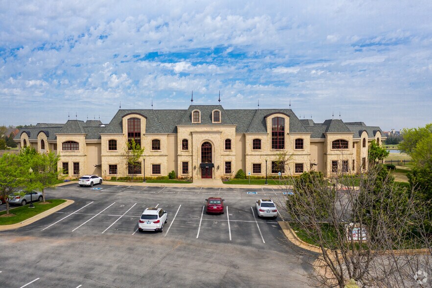 4811 Gaillardia Pky, Oklahoma City, OK à vendre - Photo principale – Image 1 sur 8