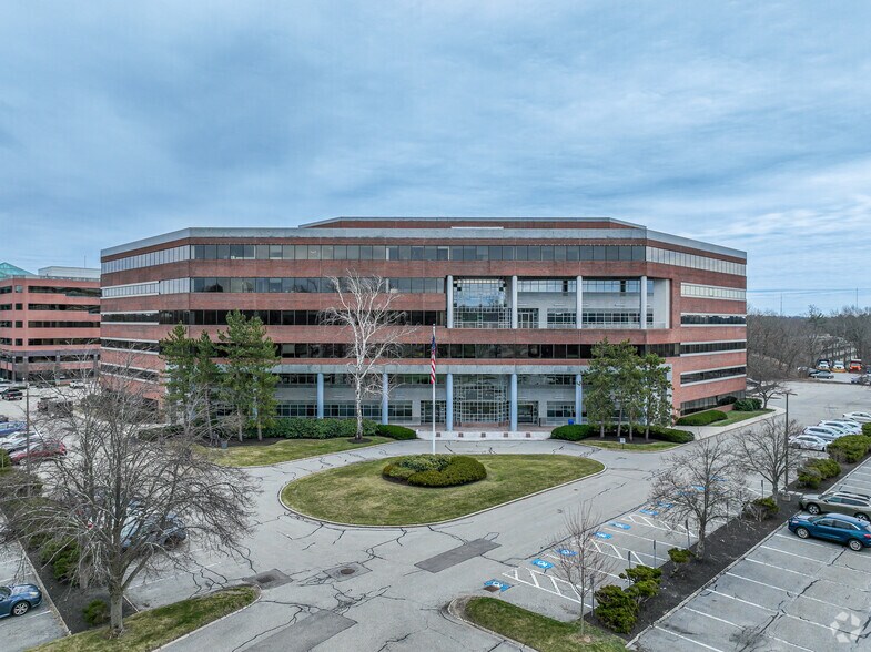 51 Sawyer Rd, Waltham, MA à louer - Photo principale – Image 1 sur 4