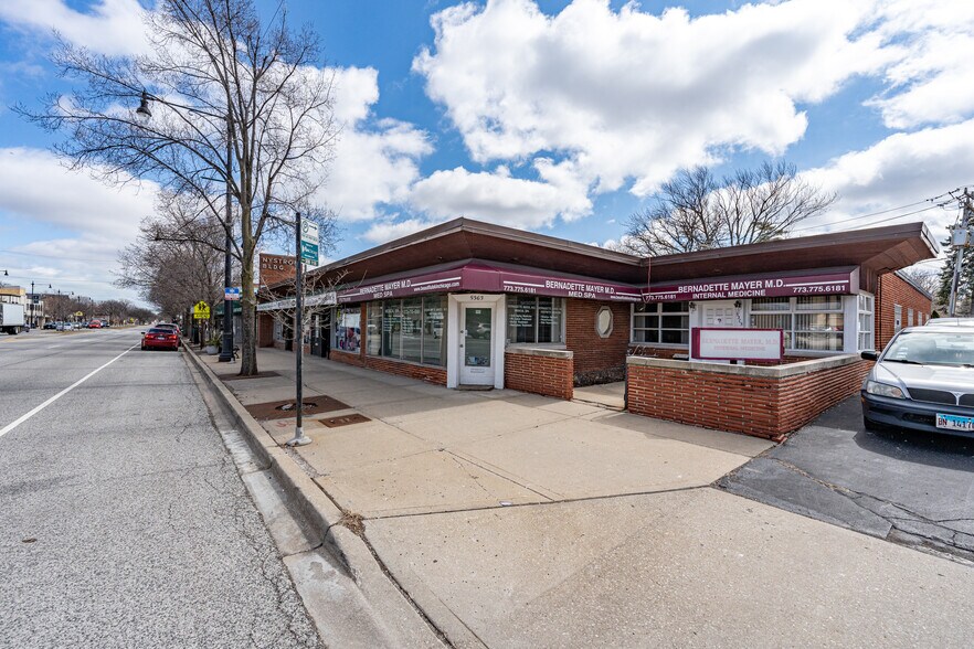 5355-5365 W Devon Ave, Chicago, IL à louer - Photo de l’immeuble – Image 3 sur 21