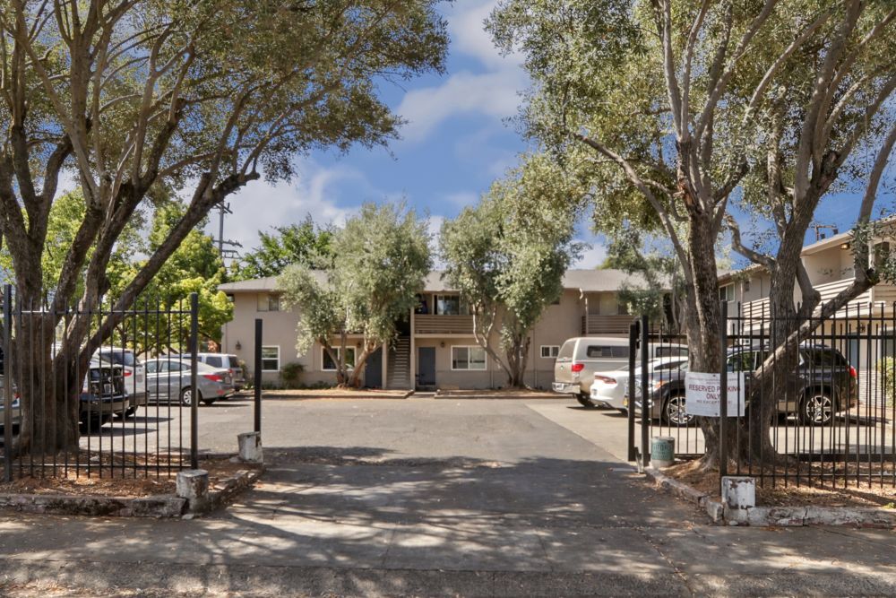 2933 Eastern Ave, Sacramento, CA à vendre Photo principale– Image 1 sur 29