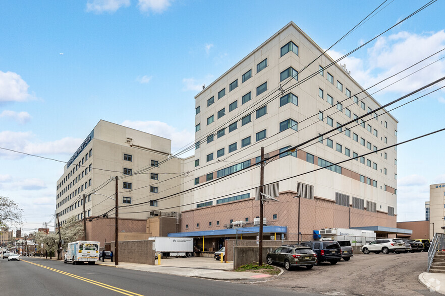 240 Williamson St, Elizabeth, NJ à louer - Photo de l’immeuble – Image 3 sur 9