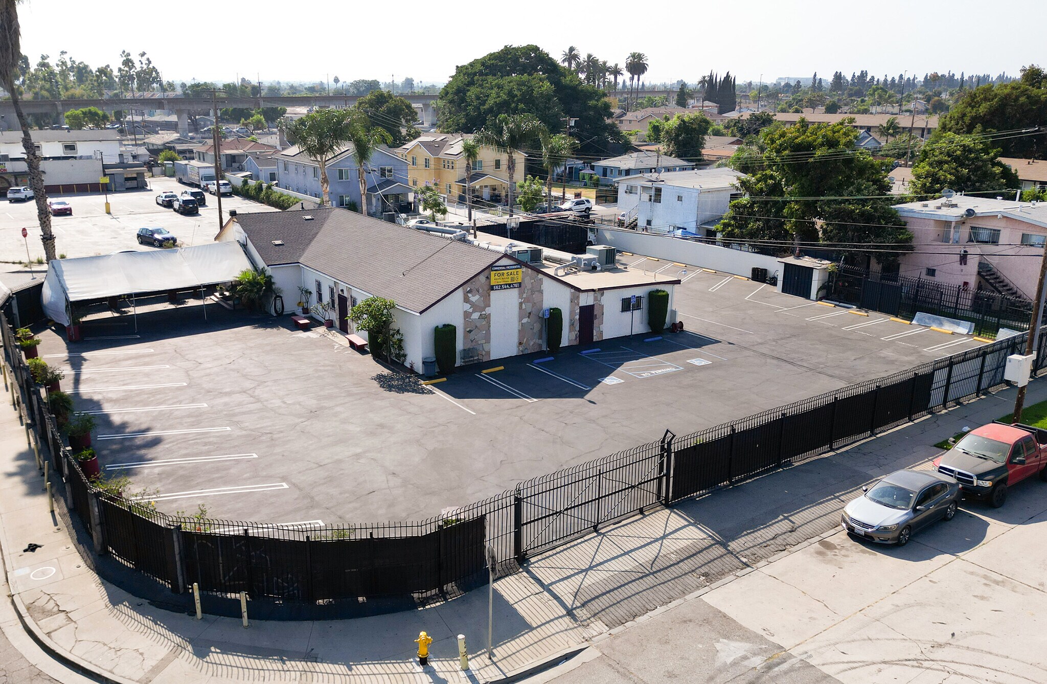 147 E Rosecrans Ave, Compton, CA à vendre Photo principale– Image 1 sur 30