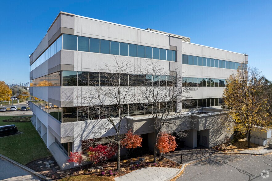 2121 Argentia Rd, Mississauga, ON à louer - Photo de l’immeuble – Image 1 sur 8