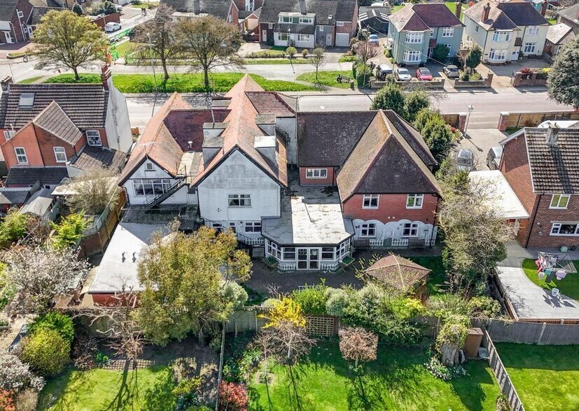 58 High Rd, Felixstowe à vendre - Photo de l’immeuble – Image 3 sur 29