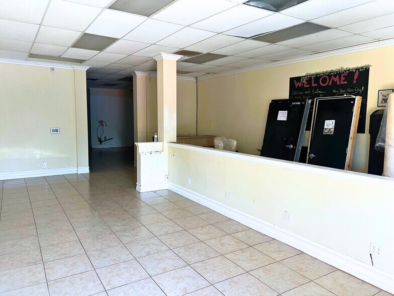 17139-17159 Grand Ave, Lake Elsinore, CA à louer - Photo de l’immeuble – Image 3 sur 4
