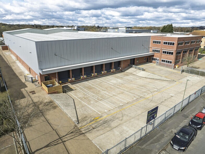 Stihl House, Stanhope Rd, Camberley à louer - Photo de l’immeuble – Image 3 sur 11