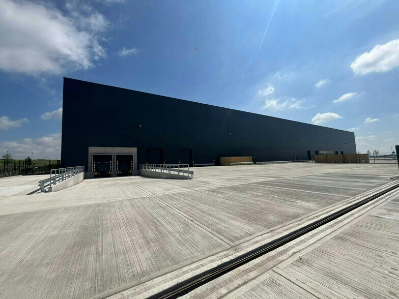 Coldharbour Ln, Rainham à louer - Photo de l’immeuble – Image 3 sur 13