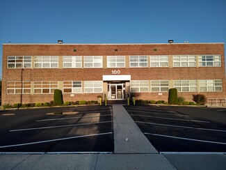 Plus de détails pour 100 N Village Ave, Rockville Centre, NY - Bureau à louer