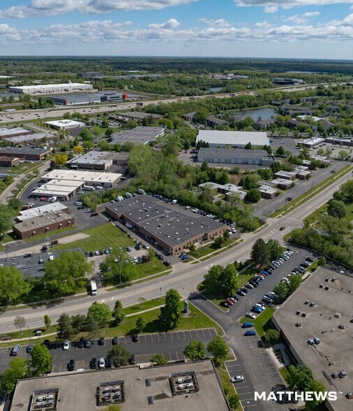 Tollway Center For Sale portefeuille de 3 biens à vendre sur LoopNet.fr - Photo de l’immeuble – Image 3 sur 5