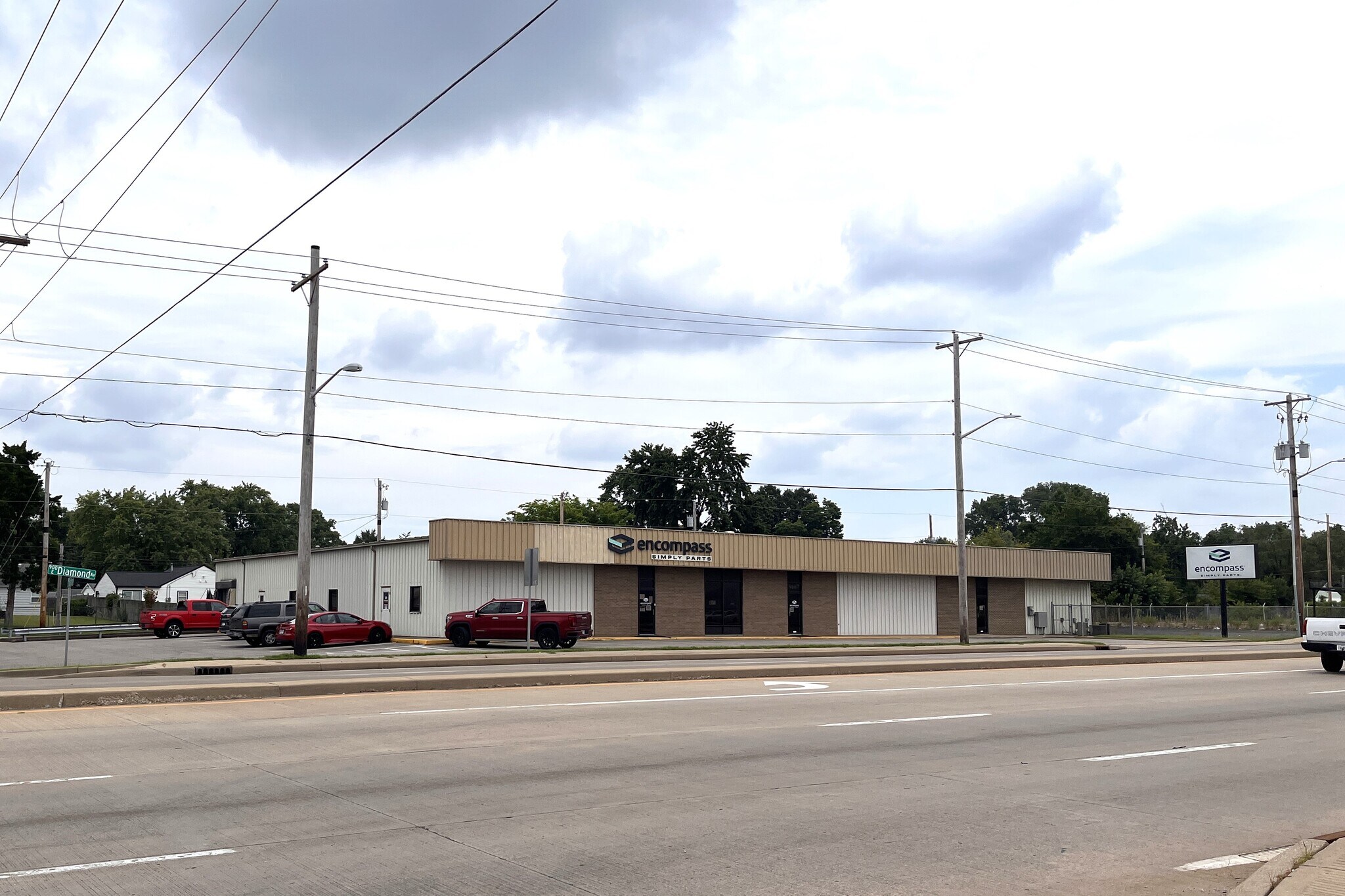 900 E Diamond Ave, Evansville, IN à vendre Photo principale– Image 1 sur 5