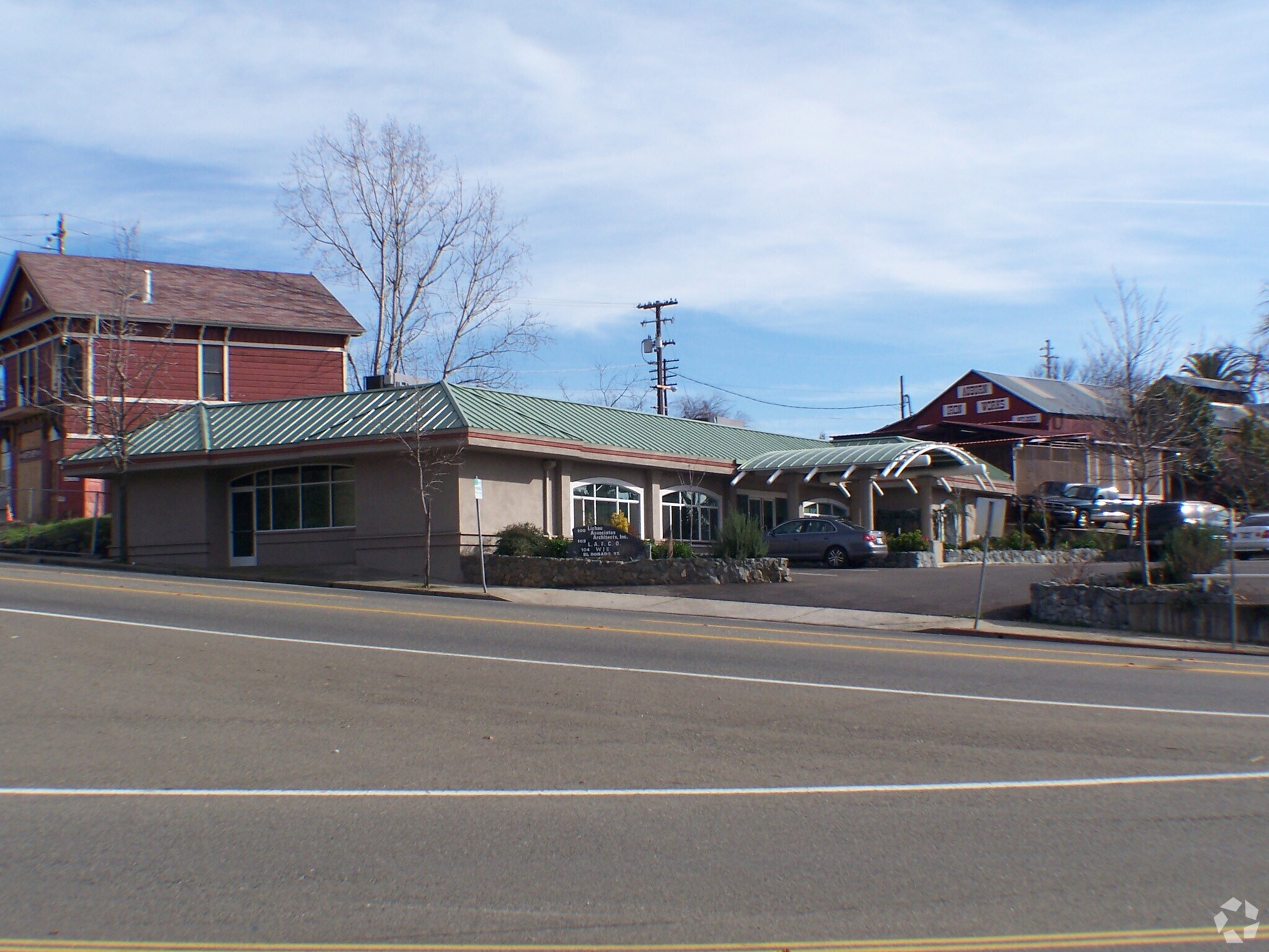 100 El Dorado St, Auburn, CA à louer Photo principale– Image 1 sur 14