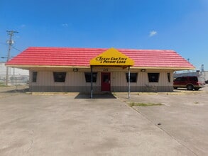 202 N Mechanic St, El Campo, TX à louer Photo de l’immeuble– Image 1 sur 11