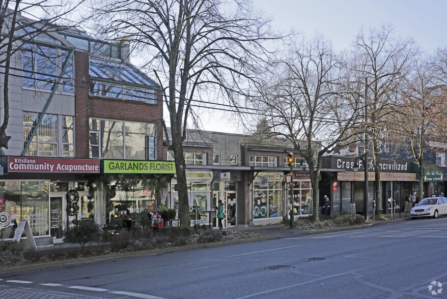 2958 W Broadway, Vancouver, BC à vendre - Photo de l’immeuble – Image 2 sur 9