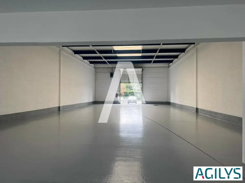 Local d’activités dans Bonneuil-sur-Marne à louer - Photo de l’immeuble – Image 1 sur 6