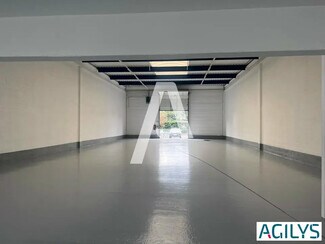 Plus de détails pour Local d'activités à louer