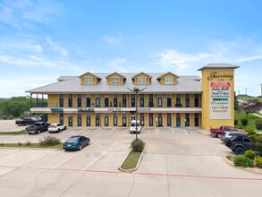 7105 Golf Club Dr, Fort Worth, TX à louer Photo intérieure– Image 2 sur 44