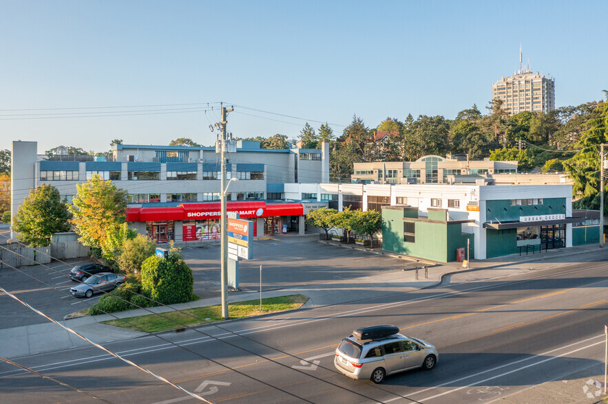 1627 Fort St, Victoria, BC à louer - Photo de l’immeuble – Image 1 sur 7