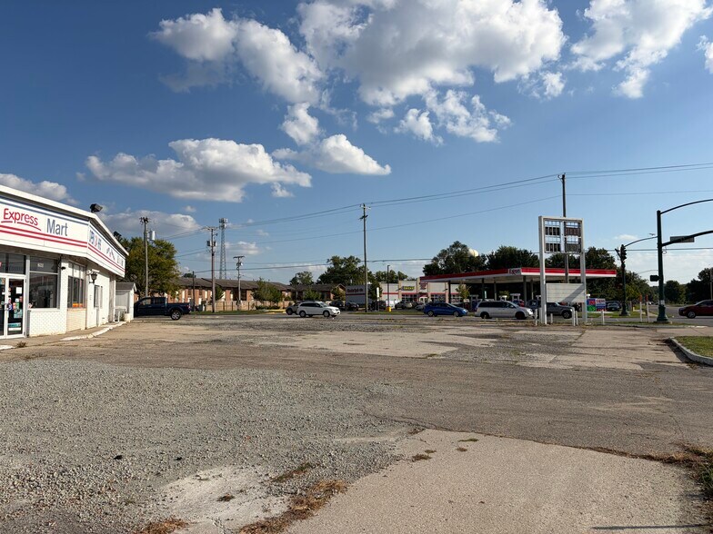 290 W Hively Ave, Elkhart, IN à vendre - Photo de l’immeuble – Image 3 sur 8