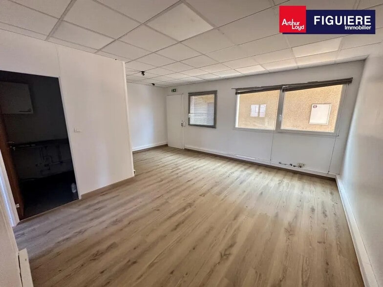 2 Voie D'Espagne, Vitrolles à louer - Photo intérieure – Image 3 sur 23