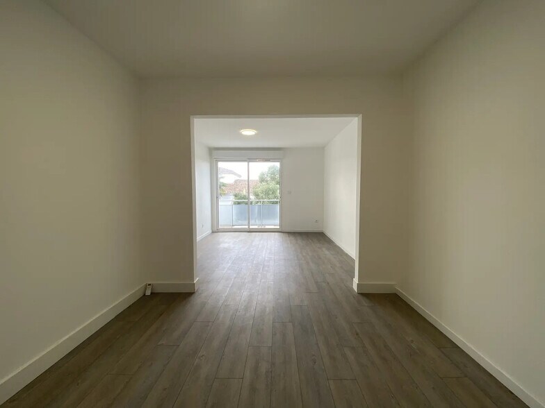 Bureau dans Le Haillan à louer - Photo de l’immeuble – Image 3 sur 10