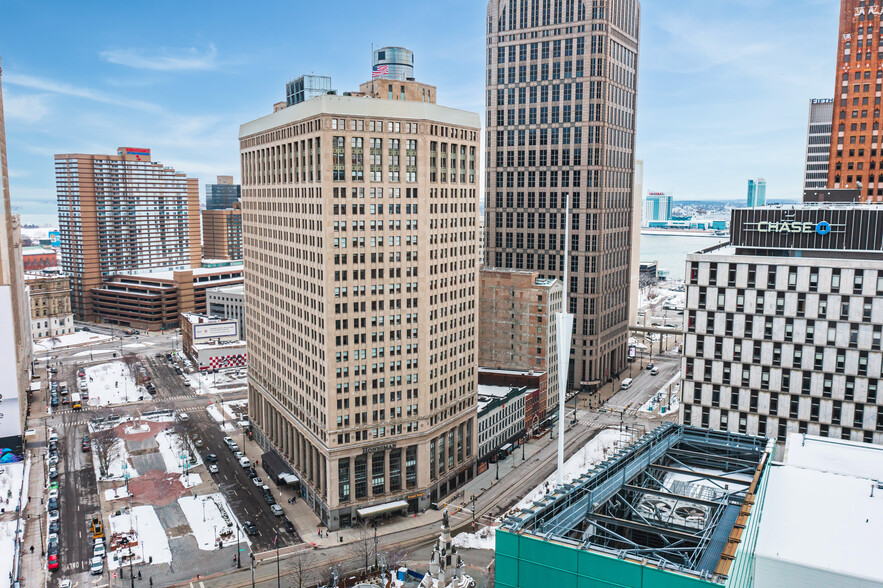660 Woodward Ave, Detroit, MI à louer - Photo de l’immeuble – Image 2 sur 11