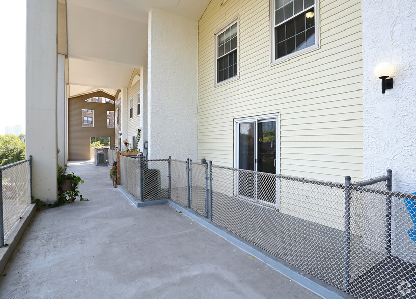 4334 N Hazel St, Chicago, IL à louer - Photo de l’immeuble – Image 3 sur 47