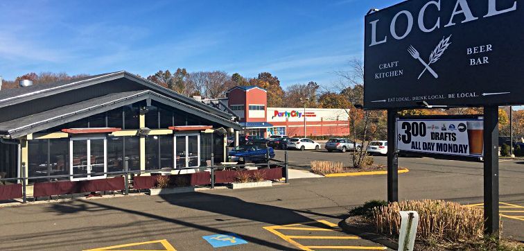 850 W Main St, Branford, CT à vendre - Photo de l’immeuble – Image 1 sur 3