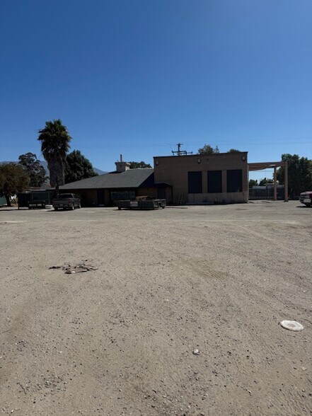 905-917 Corporation St, Santa Paula, CA à louer - Photo de l’immeuble – Image 2 sur 20