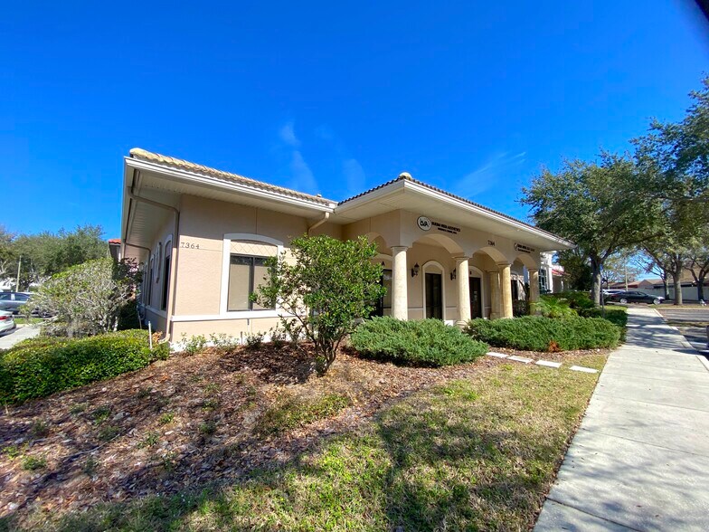 7364 Stonerock Cir, Orlando, FL à louer - Photo de l’immeuble – Image 2 sur 22