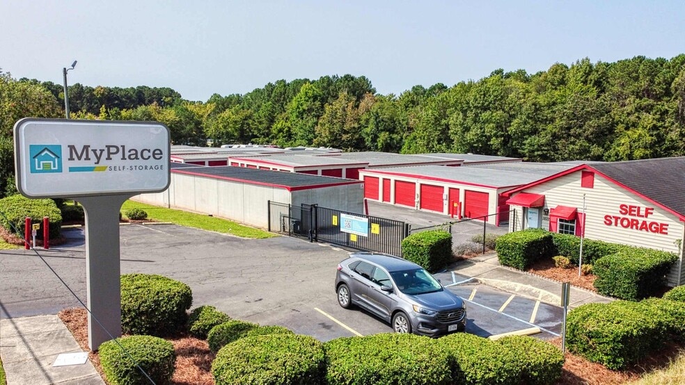 MyPlace Self Storage - Durham / Asheboro portefeuille de 3 biens à vendre sur LoopNet.fr - Photo principale – Image 1 sur 9