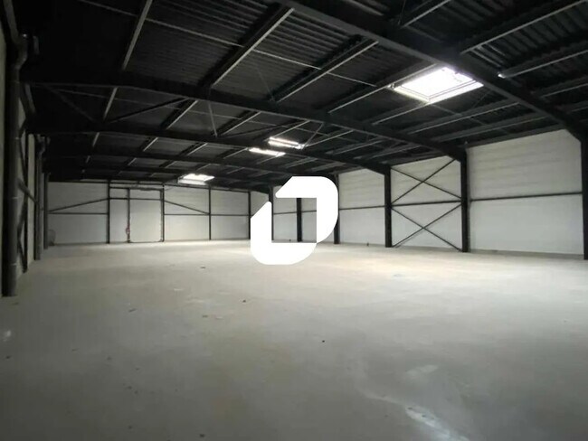 Plus de détails pour Bureau, Local d'activités à louer