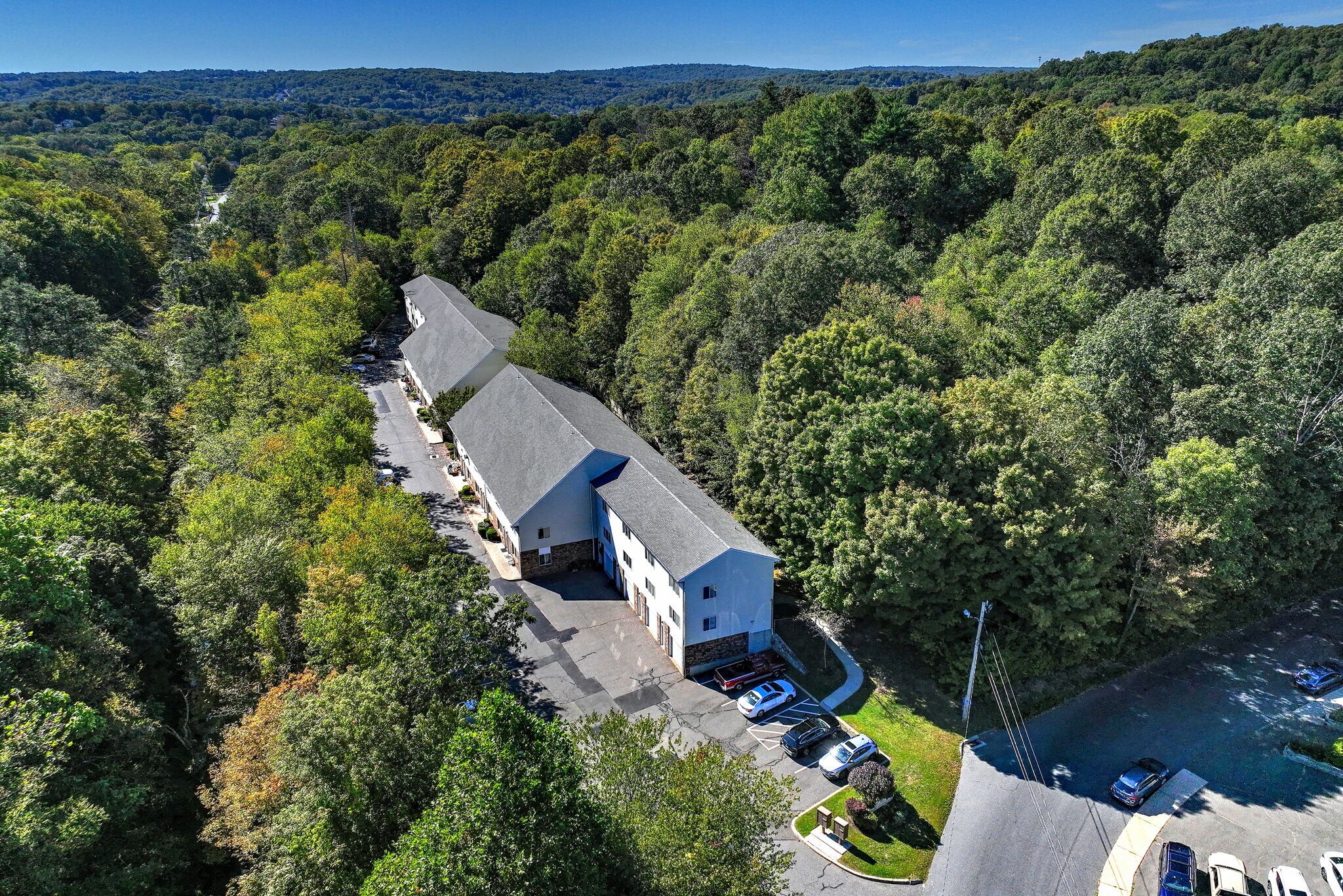 Oakbridge Management Properties portefeuille de 4 biens à vendre sur LoopNet.fr Photo principale– Image 1 sur 12