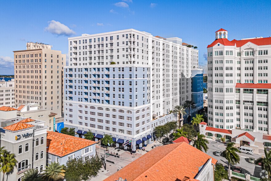 211 S Narcissus Ave, West Palm Beach, FL à vendre - Photo principale – Image 1 sur 47