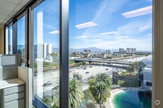 18101 Von Karman Ave, Irvine, CA à louer Numérisation 3D Matterport– Image 1 sur 2