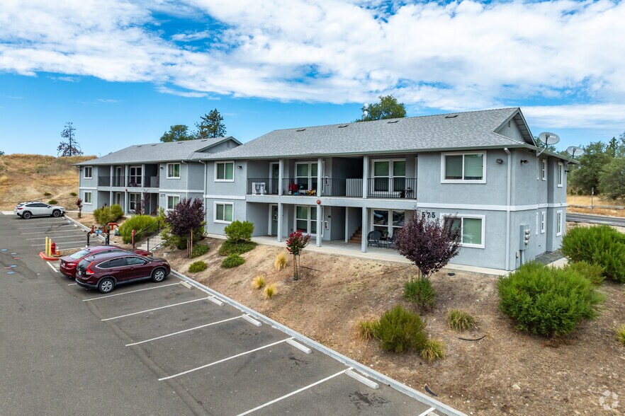 575-579 Racquet Way, Diamond Springs, CA à vendre - Photo de l’immeuble – Image 3 sur 19
