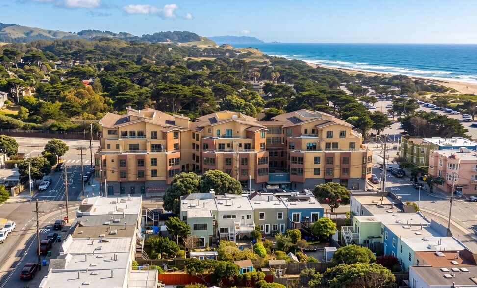 2800 Sloat Blvd, San Francisco, CA à louer - Photo de l’immeuble – Image 3 sur 5