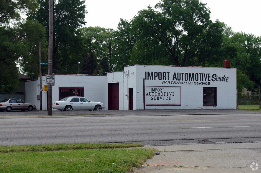 1020 N Reynolds Rd, Toledo, OH à vendre - Photo principale – Image 1 sur 3