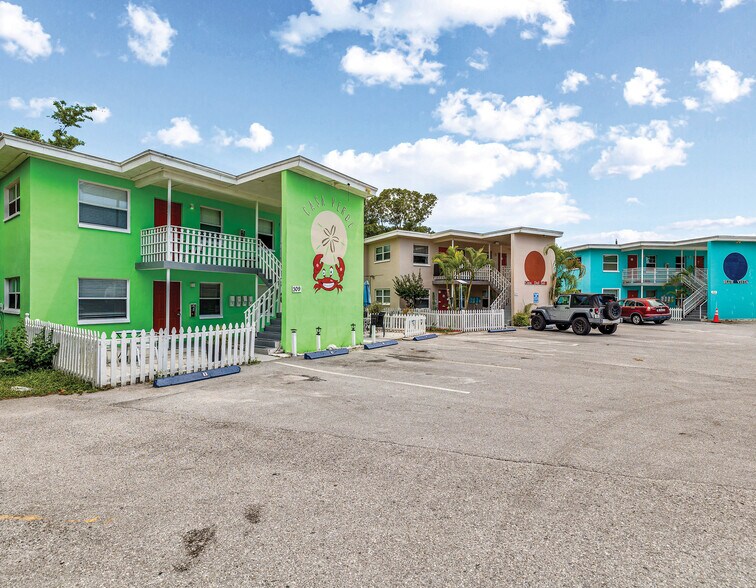 309 Avanda Ct, Clearwater, FL à vendre - Photo de l’immeuble – Image 1 sur 13