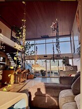 32-32 Steinway St, Long Island City, NY à louer Photo intérieure– Image 2 sur 24