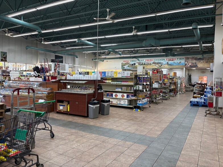 37821 Mound Rd, Sterling Heights, MI à louer - Photo de l’immeuble – Image 3 sur 6