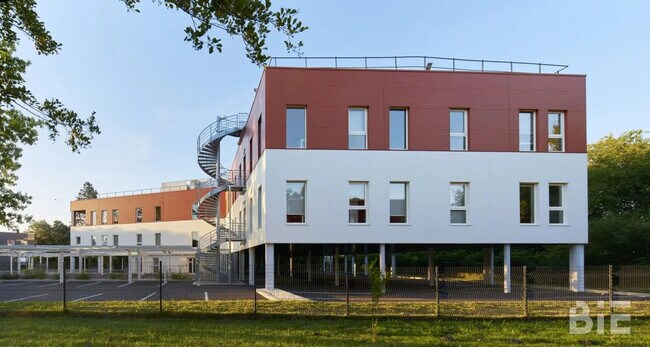 Plus de détails pour Bureau à louer