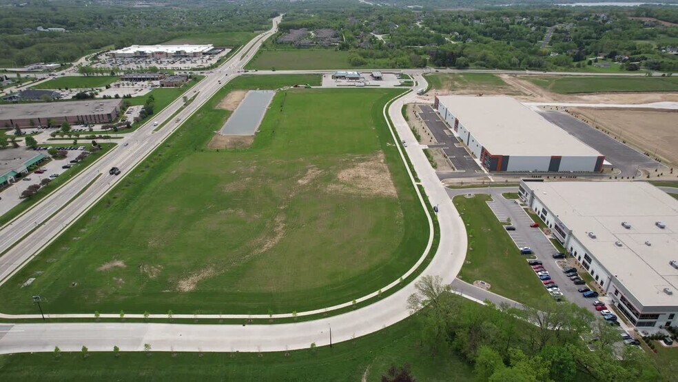 W250 N5467 Hwy 164, Sussex, WI à vendre - Vidéo sur l’annonce professionnelle – Image 2 sur 3